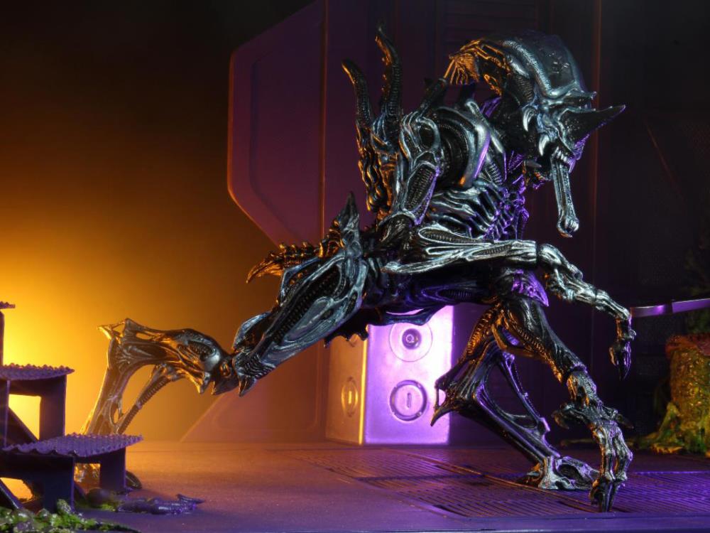 Aliens Ultimate Rhino Alien Figura Neca (Ver. 2)