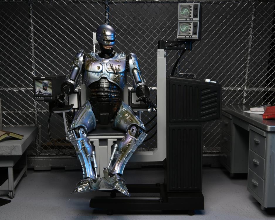 RoboCop Ultimate Battle Damaged RoboCop with Chair Figura Neca