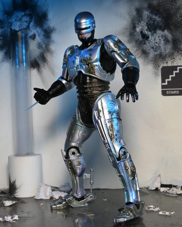 RoboCop Ultimate Battle Damaged RoboCop with Chair Figura Neca