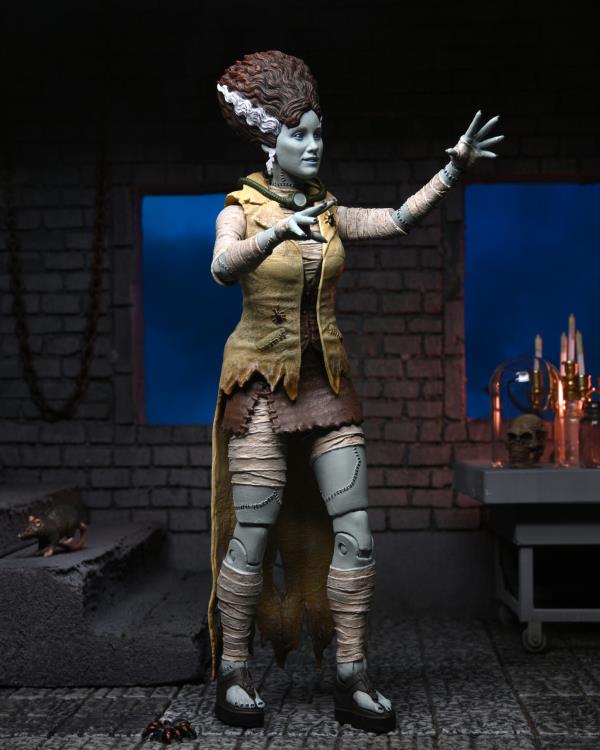 Universal Monsters x TMNT Ultimate April O'Neil as The Bride Of Frankenstein Neca