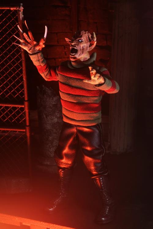 Wes Craven's New Nightmare Clothed Freddy Krueger Figura Neca