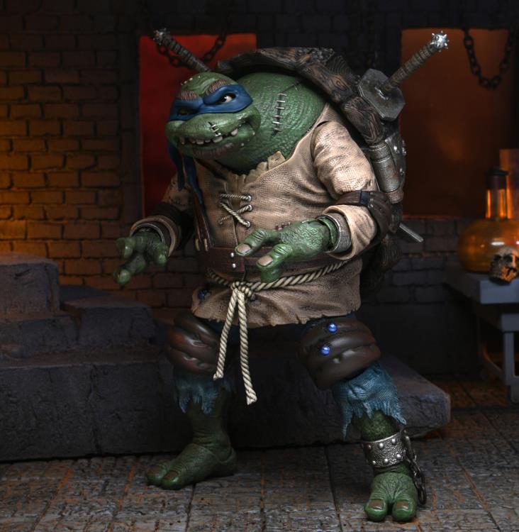 Universal Monsters x Teenage Mutant Ninja Turtles Ultimate Leonardo as The Hunchback Figura Neca
