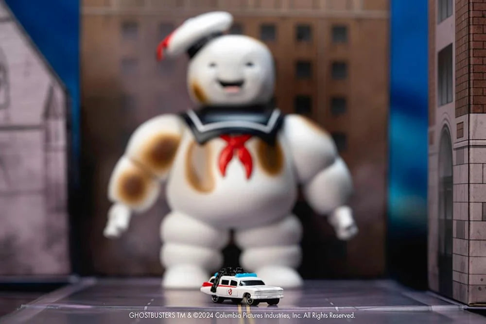 Ghostbusters Nano Scene Hollywood Rides Stay Puft Marshmallow Man with Nano Ecto-1