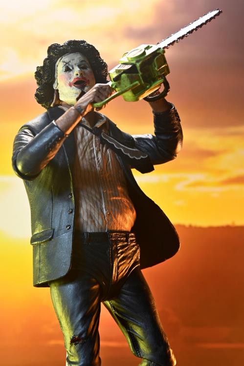 The Texas Chainsaw Massacre Ultimate 50th Anniversary Leatherface (Pretty Woman) Figura de Acción