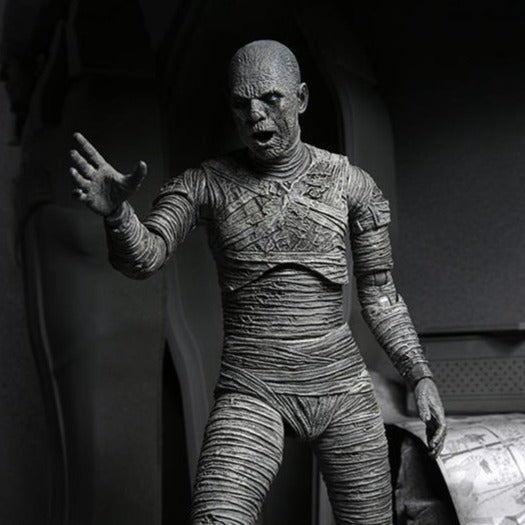Universal Monsters Ultimate Mummy (Black & White) Figura Neca