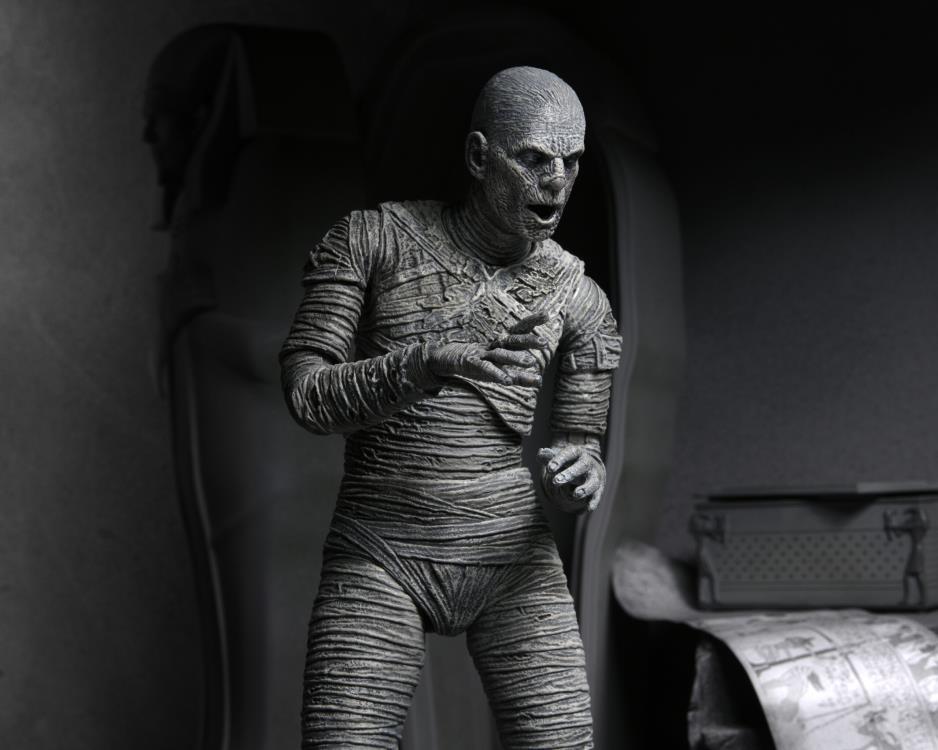 Universal Monsters Ultimate Mummy (Black & White) Figura Neca