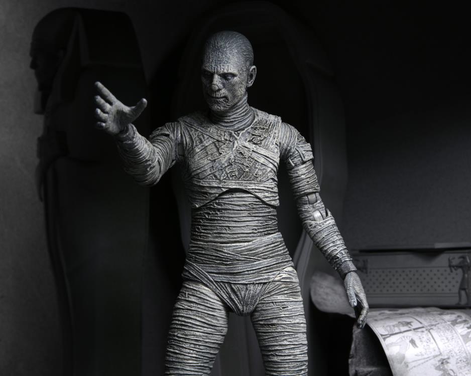 Universal Monsters Ultimate Mummy (Black & White) Figura Neca