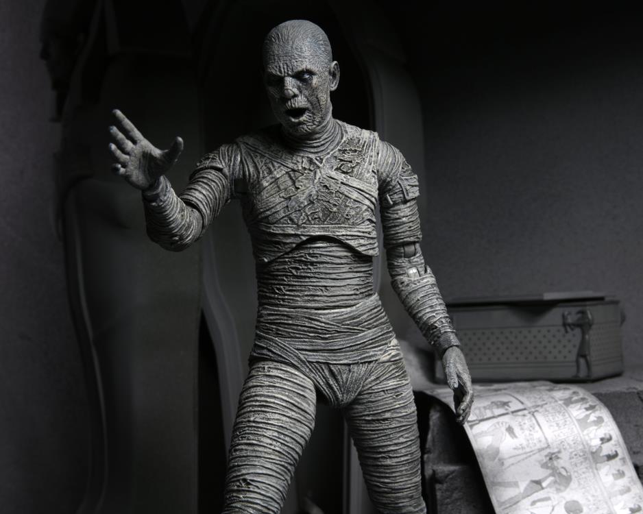 Universal Monsters Ultimate Mummy (Black & White) Figura Neca