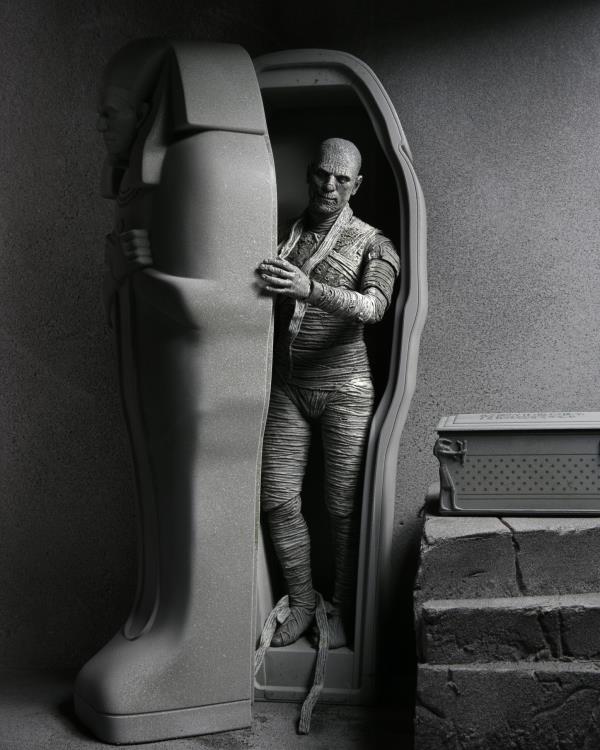 Universal Monsters Ultimate Mummy (Black & White) Figura Neca