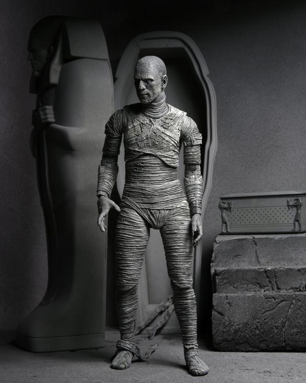 Universal Monsters Ultimate Mummy (Black & White) Figura Neca