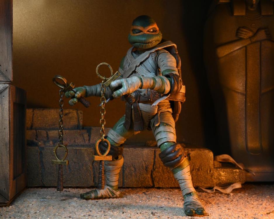 Universal Monsters x Teenage Mutant Ninja Turtles Ultimate Michelangelo as The Mummy Figura Neca