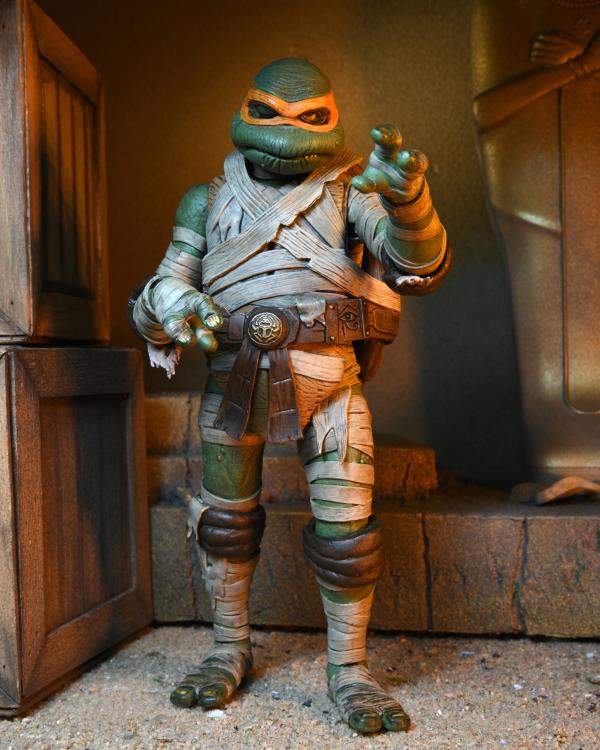 Universal Monsters x Teenage Mutant Ninja Turtles Ultimate Michelangelo as The Mummy Figura Neca