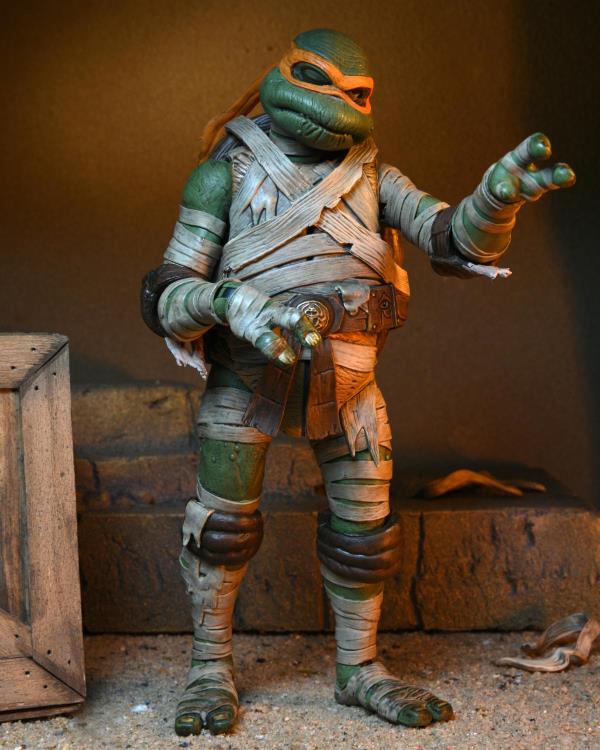 Universal Monsters x Teenage Mutant Ninja Turtles Ultimate Michelangelo as The Mummy Figura Neca