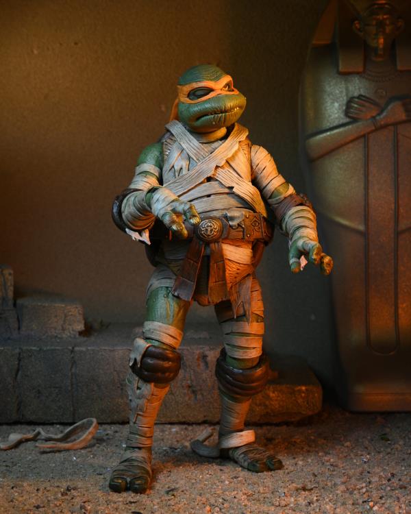 Universal Monsters x Teenage Mutant Ninja Turtles Ultimate Michelangelo as The Mummy Figura Neca