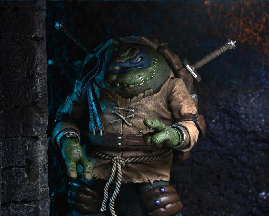 Universal Monsters x Teenage Mutant Ninja Turtles Ultimate Leonardo as The Hunchback Figura Neca