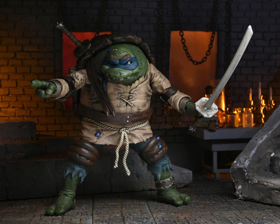 Universal Monsters x Teenage Mutant Ninja Turtles Ultimate Leonardo as The Hunchback Figura Neca