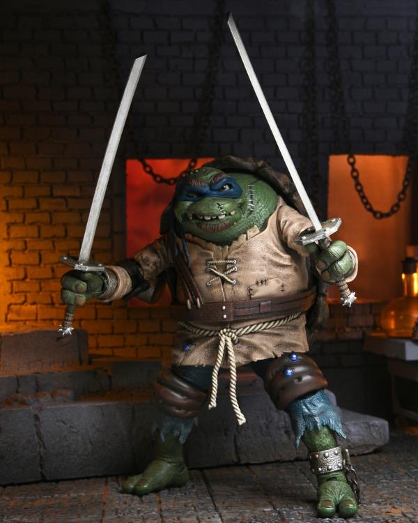 Universal Monsters x Teenage Mutant Ninja Turtles Ultimate Leonardo as The Hunchback Figura Neca