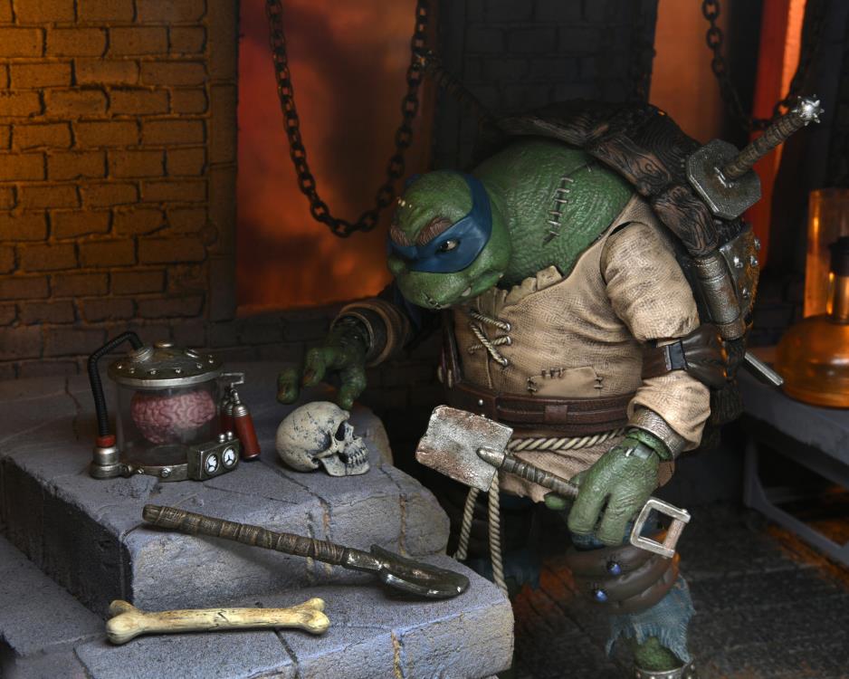 Universal Monsters x Teenage Mutant Ninja Turtles Ultimate Leonardo as The Hunchback Figura Neca
