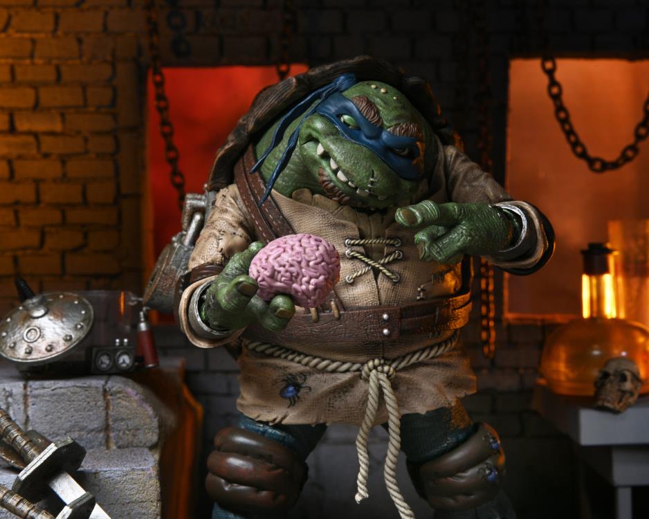 Universal Monsters x Teenage Mutant Ninja Turtles Ultimate Leonardo as The Hunchback Figura Neca